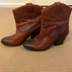 Lucky brand w10 booties